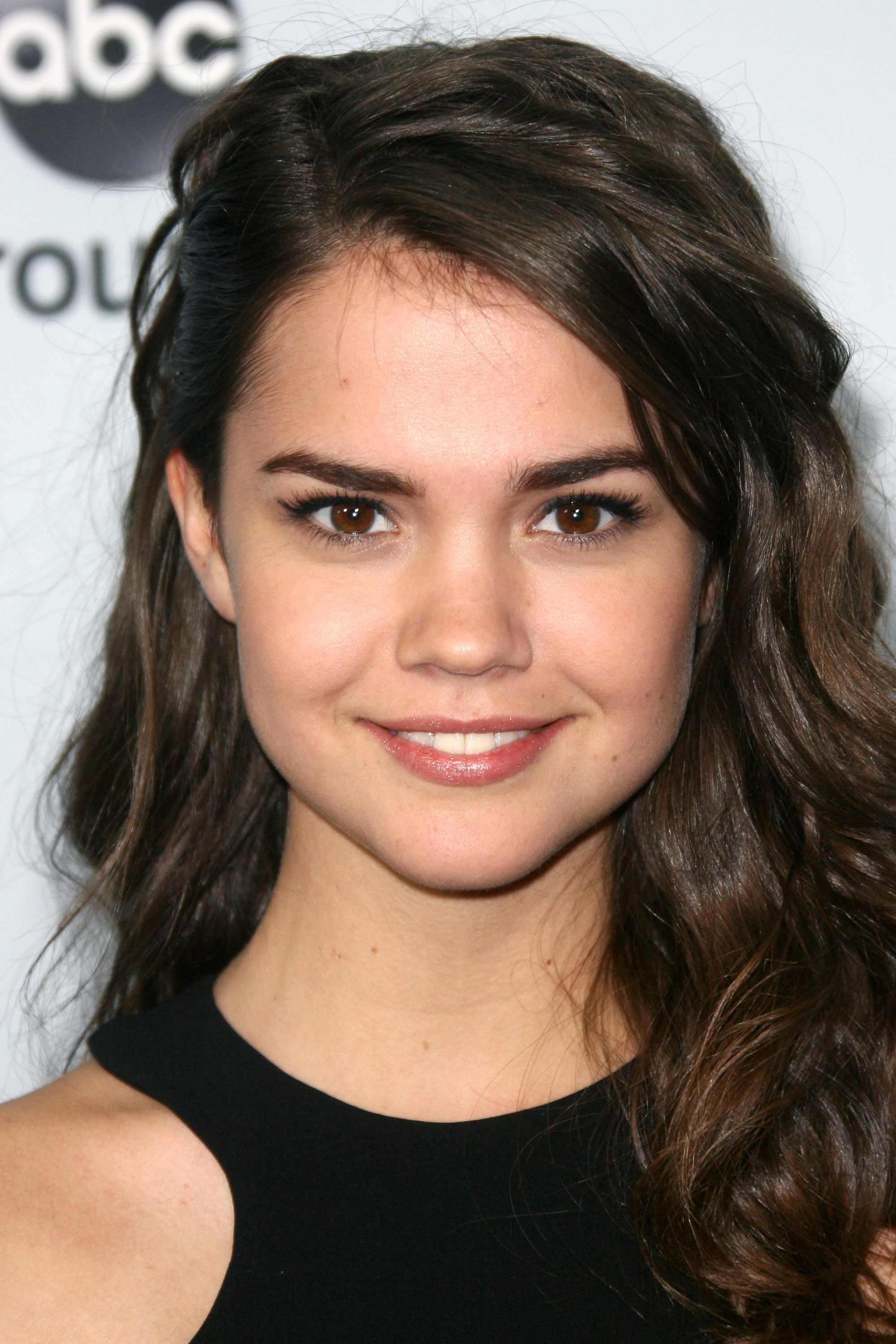 マイア・ミッチェル(Maia Mitchell)の関連画像「マイア・ミッチェル」 ファンドラ